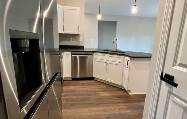 2 beds, 2 baths, 1,170 sqft, $1,670, Unit 119-102