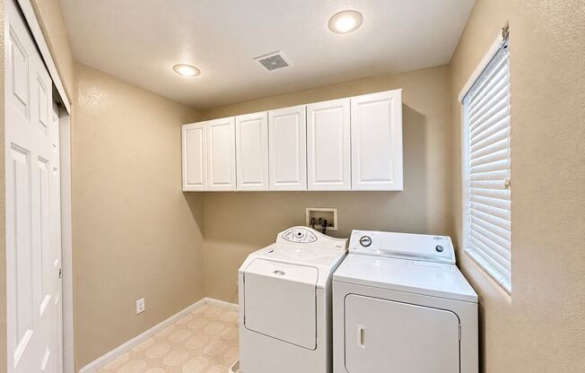 3 beds, 2.5 baths, $2,055