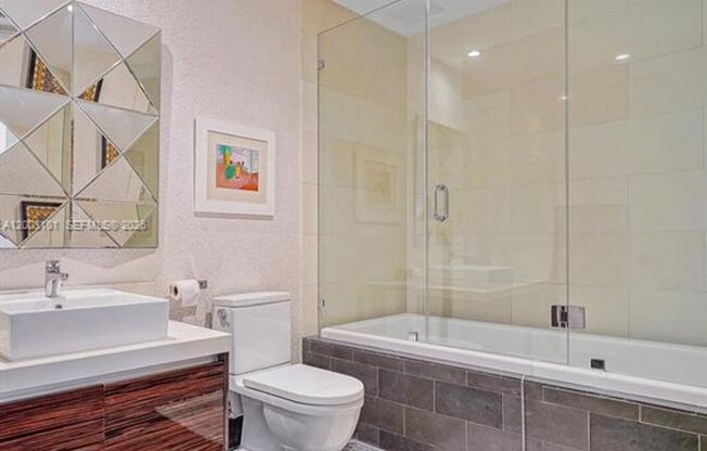 2 beds, 2 baths, 1,498 sqft, $6,500, Unit 1100 Biscayne Blvd # 4803