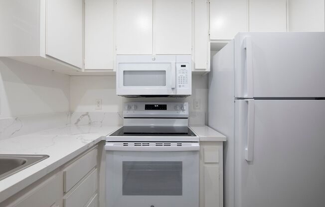 1 bed, 1 bath, 725 sqft, $1,995, Unit 32