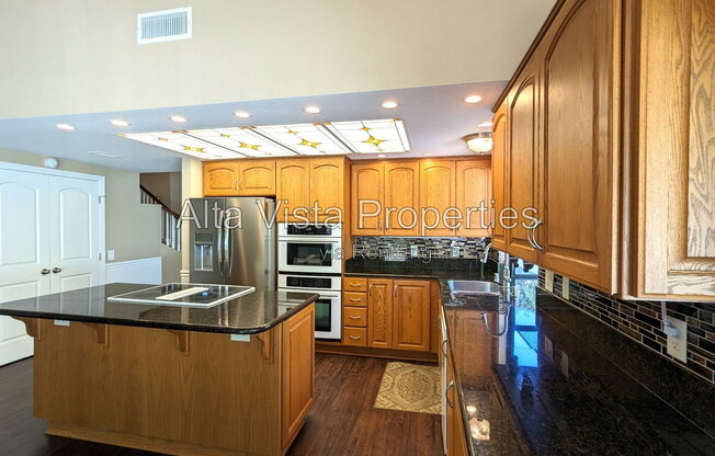 5 beds, 3.5 baths, 2,410 sqft, $5,995