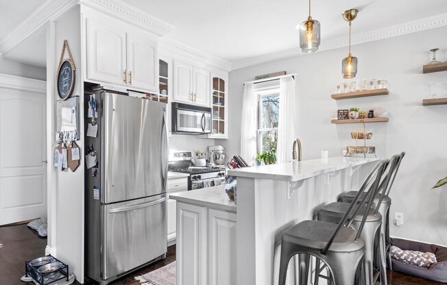 174 W 9 ST