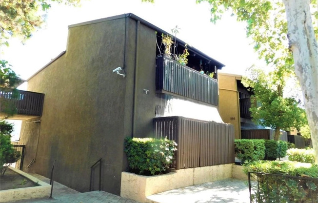 18350 Hatteras St Unit #118