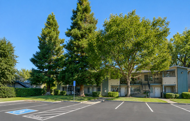 Manzanita Apartments