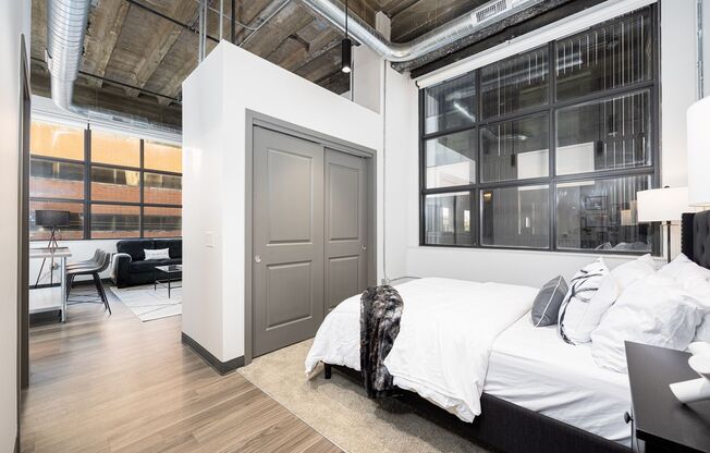 Studio, 1 bath, 605 sqft, $1,230, Unit 301