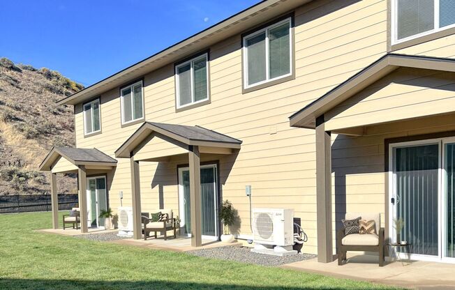 2 beds, 2.5 baths, 1,268 sqft, $1,850, Unit #62