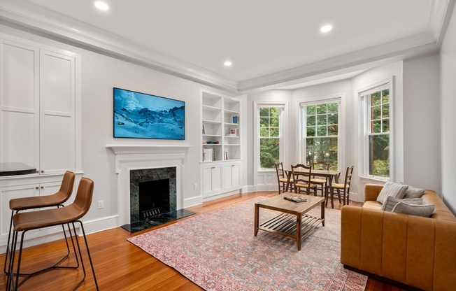 216 COMMONWEALTH AVE
