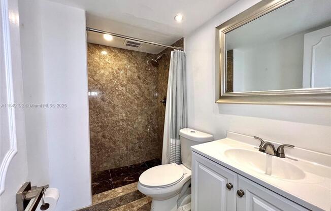 2851 NE 183rd St Apt 1818