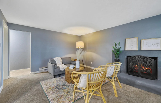 911 E Indiana Ave Apartments!