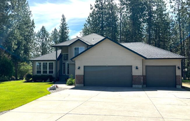Suncrest Rental with large manicured lawn