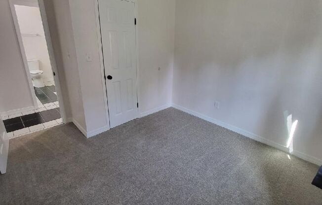 2 beds, 1.5 baths, 900 sqft, $775, Unit Apt 608