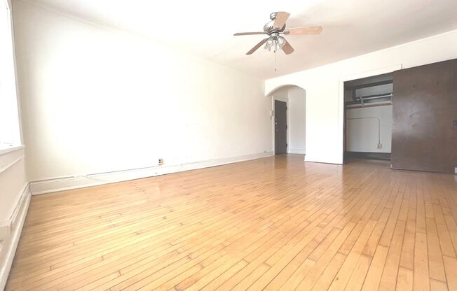 1 bed, 1 bath, $1,195, Unit 2