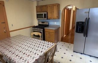 4 beds, 1 bath, 1,500 sqft, $2,800, Unit 2