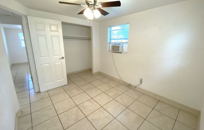 2 beds, 1 bath, $1,250