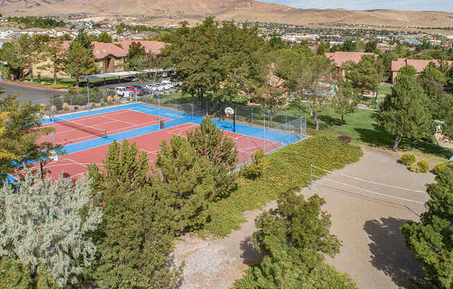 Lush Green Outdoors at Vizcaya Hilltop Apartments, Nevada, 89523