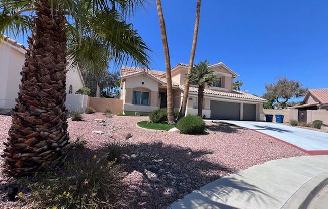 beautiful, fully furnished 5-bedroom, 3-bath home with a pool