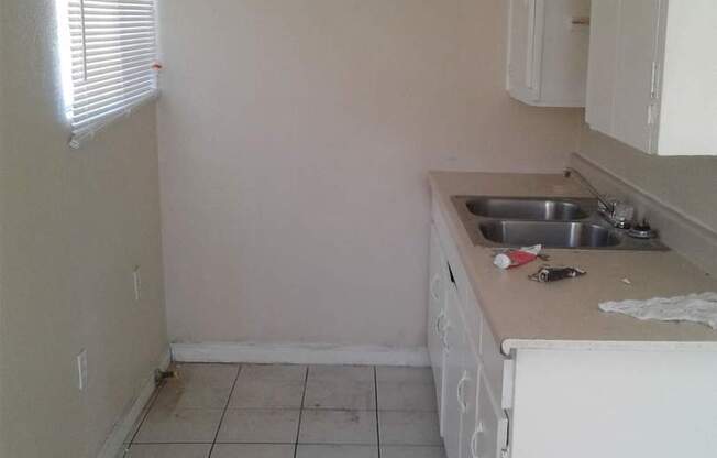 T/W - San Bernardino- Dwight Way (3plex)