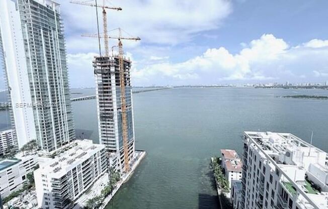 3 beds, 2 baths, 1,395 sqft, $7,250, Unit 460 NE 28th St # 2908