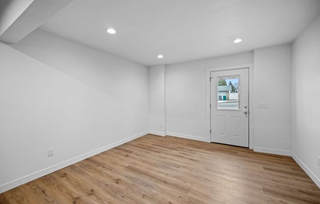 818/820 S. Collins Rd.