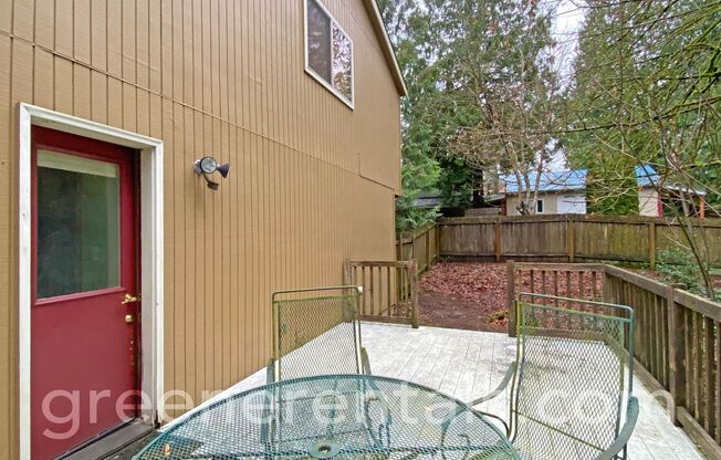 2 beds, 1 bath, $2,050