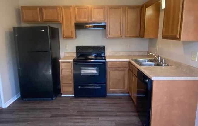 2 beds, 1.5 baths, $1,025