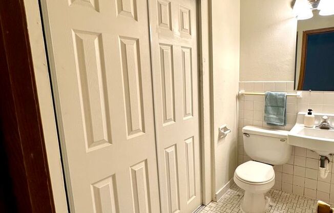 Studio, 1 bath, 400 sqft, $795, Unit 3