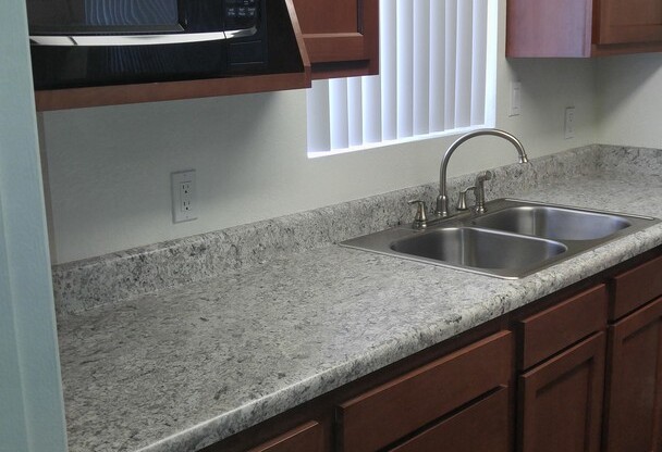 1 bed, 1 bath, 704 sqft, $1,400, Unit 244