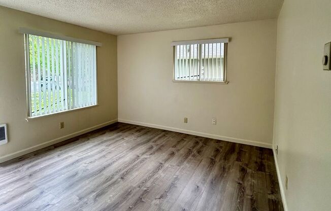 1 bed, 1 bath, 510 sqft, $1,125, Unit 3833 24th Pl NE