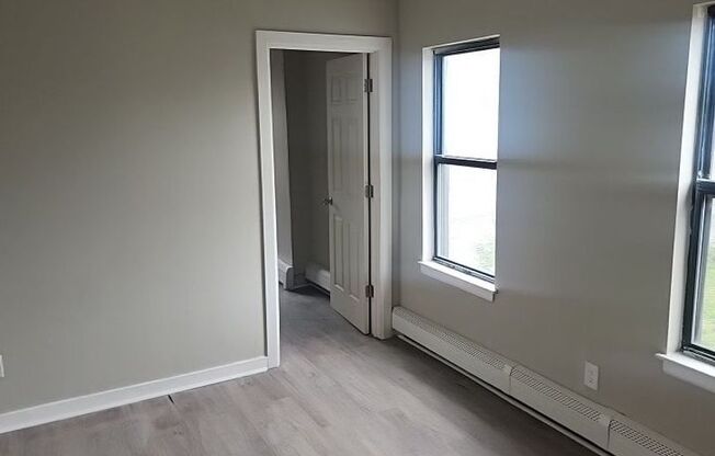 2 beds, 1 bath, 725 sqft, $1,600, Unit 1N