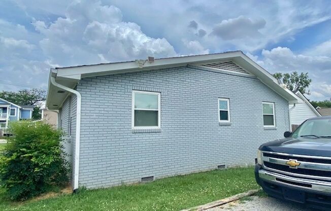 2 beds, 1 bath, $1,650