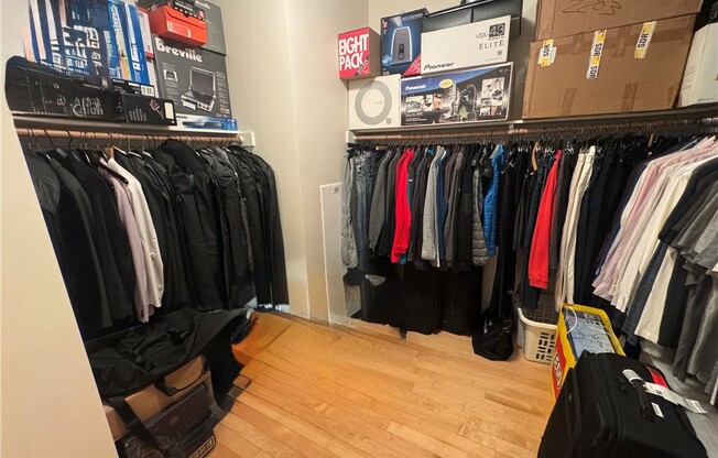 2 beds, 2 baths, 1,320 sqft, $4,100, Unit 2203