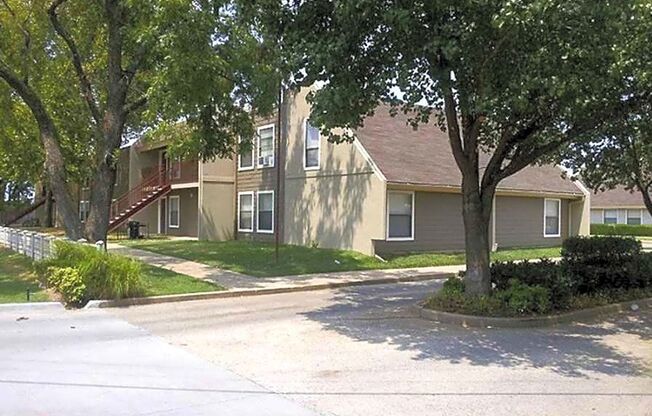 2 beds, 2 baths, 900 sqft, $1,079, Unit 705