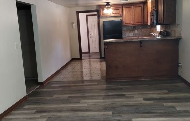 2 beds, 1 bath, 900 sqft, $850, Unit MAIN