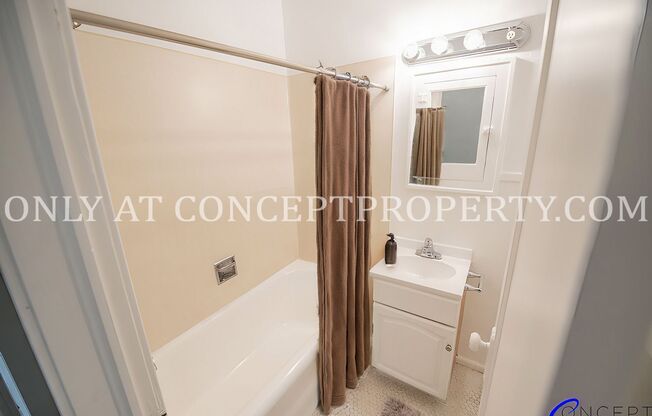 1 bed, 1 bath, 500 sqft, $1,049, Unit 27 - R