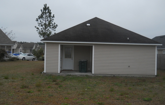 3 beds, 2 baths, $1,250