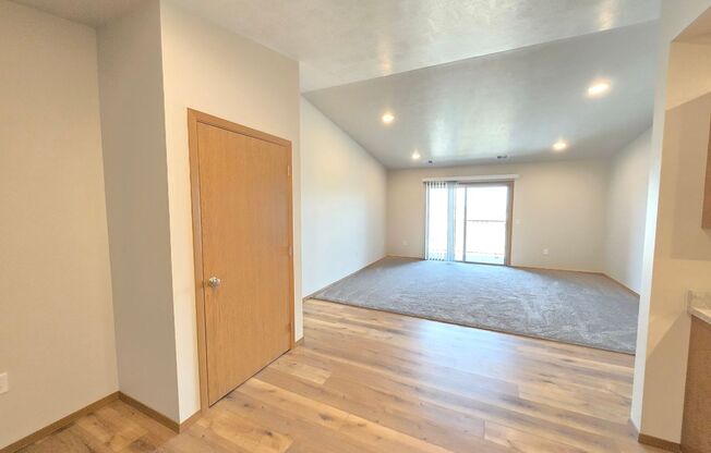 1 bed, 1 bath, 756 sqft, $1,195, Unit 3500 302