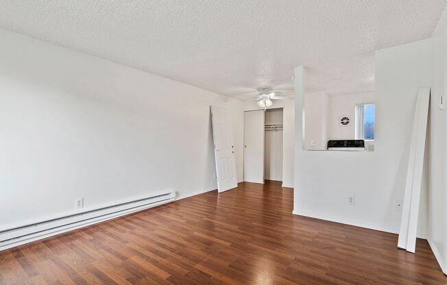 1 bed, 1 bath, 500 sqft, $1,195, Unit 43