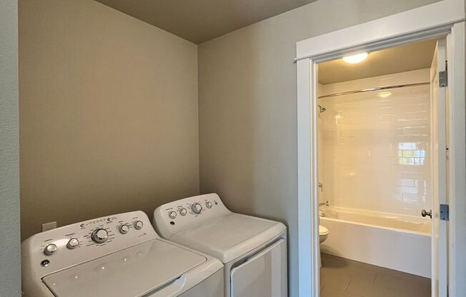 1 bed, 1 bath, $1,595, Unit 16