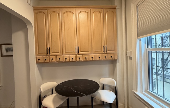 25 W 64 ST