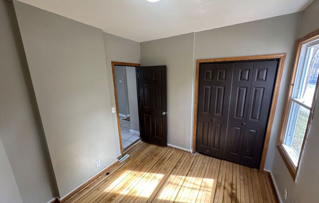 3 beds, 1 bath, $1,395