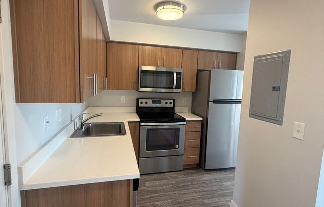 Studio, 1 bath, 501 sqft, $1,600, Unit Market Unit - Studio Apartment