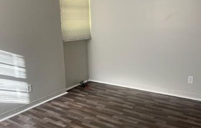 3 beds, 1 bath, $850