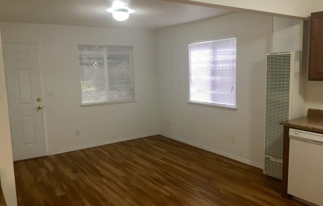 2 beds, 1 bath, $1,595