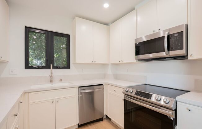 1 bed, 1 bath, $3,675, Unit 05