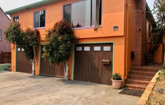 Colorfully 3 bedroom 2 bath  located in the heart of  Berkeley!