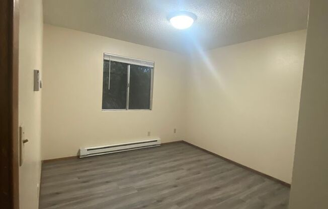 2 beds, 1 bath, 967 sqft, $1,245, Unit #9