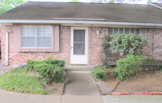 Beautifully updated condo in quite community