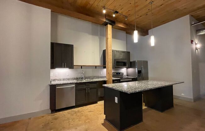 3 beds, 2 baths, 1,342 sqft, $2,058, Unit Bay 5 Unit 123