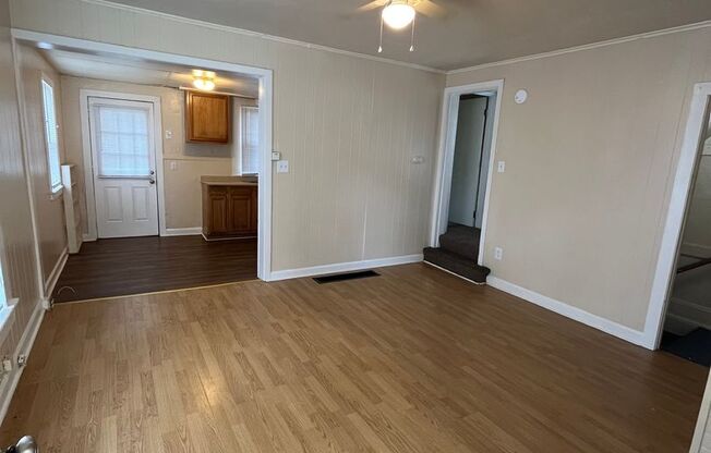 3 beds, 1 bath, $1,560