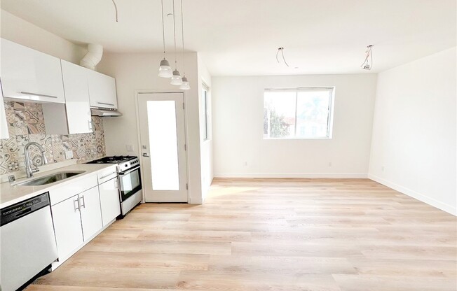 1183 Crenshaw Boulevard